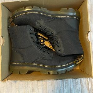 Dr. Martens Combs Sz 9